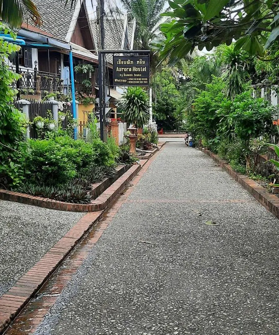 Aurora Backpackers Hostel Λουάνγκ Πραμπάνγκ
