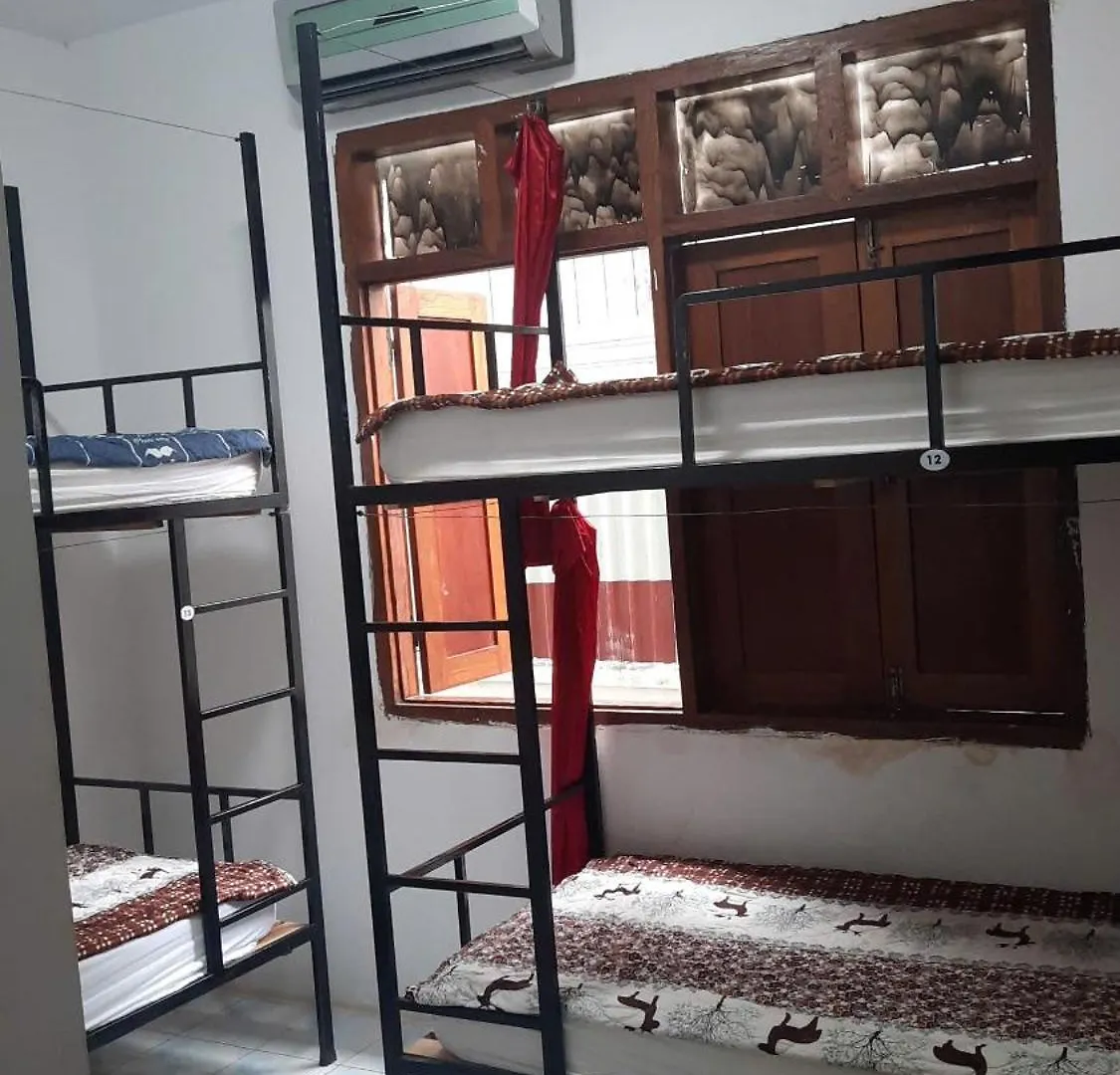 Aurora Backpackers Hostel Luang Prabang