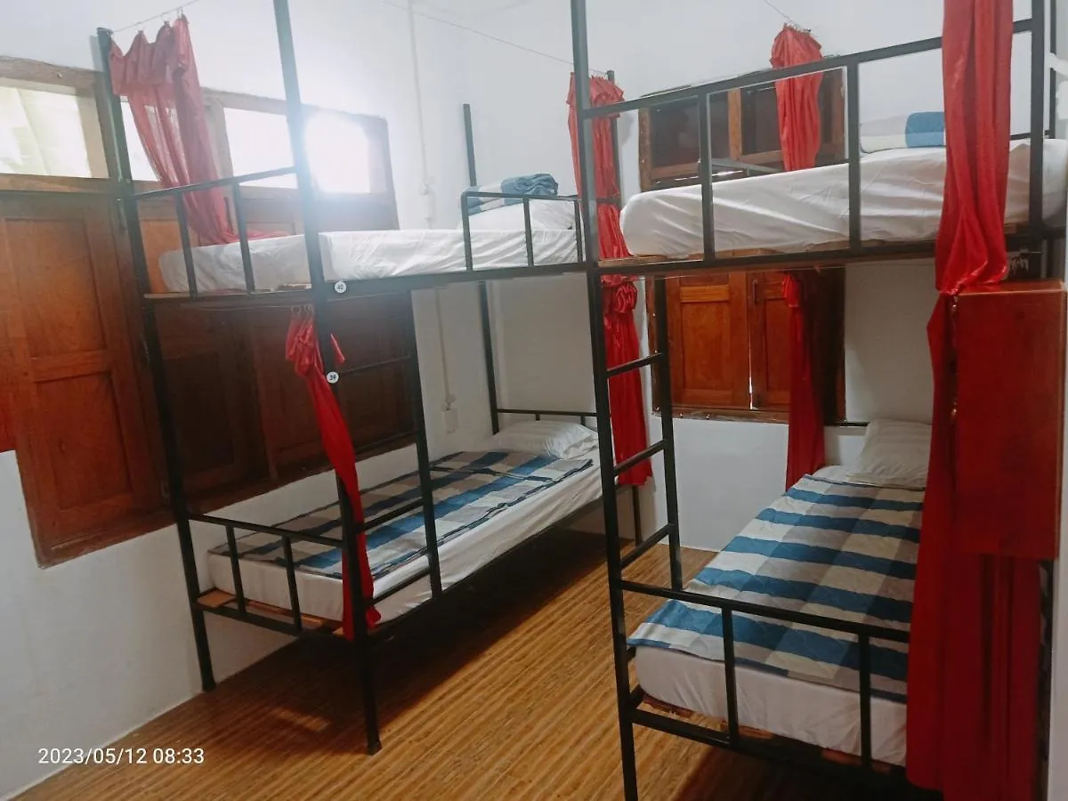 Aurora Backpackers Hostel Luang Prabang